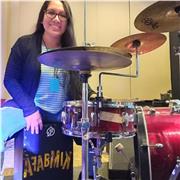 Profesora de música para niños, jóvenes y adultos. Música peruana